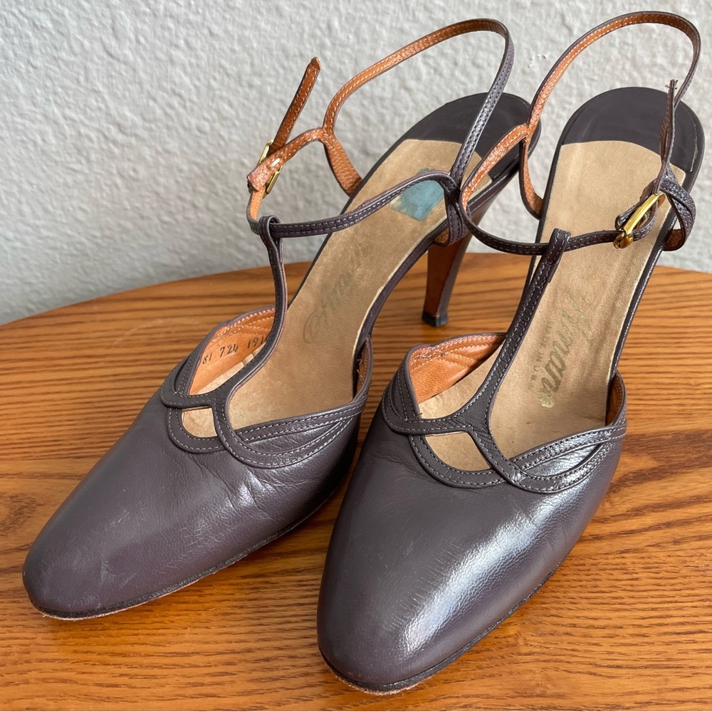 Vintage 1970s Mauve Leather T-Strap Heels